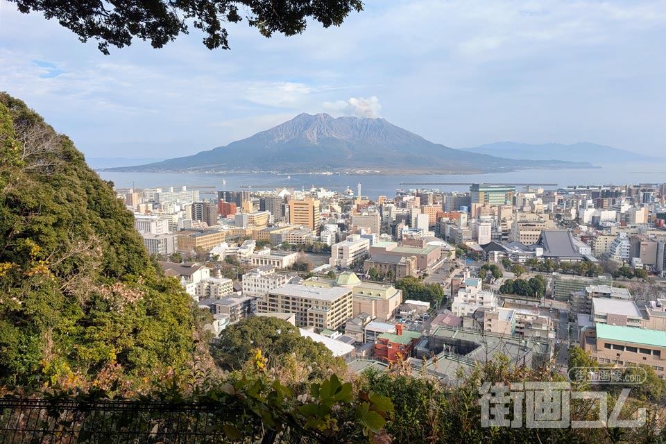 城山公園展望台から鹿児島市街（桜島方面）（昼）