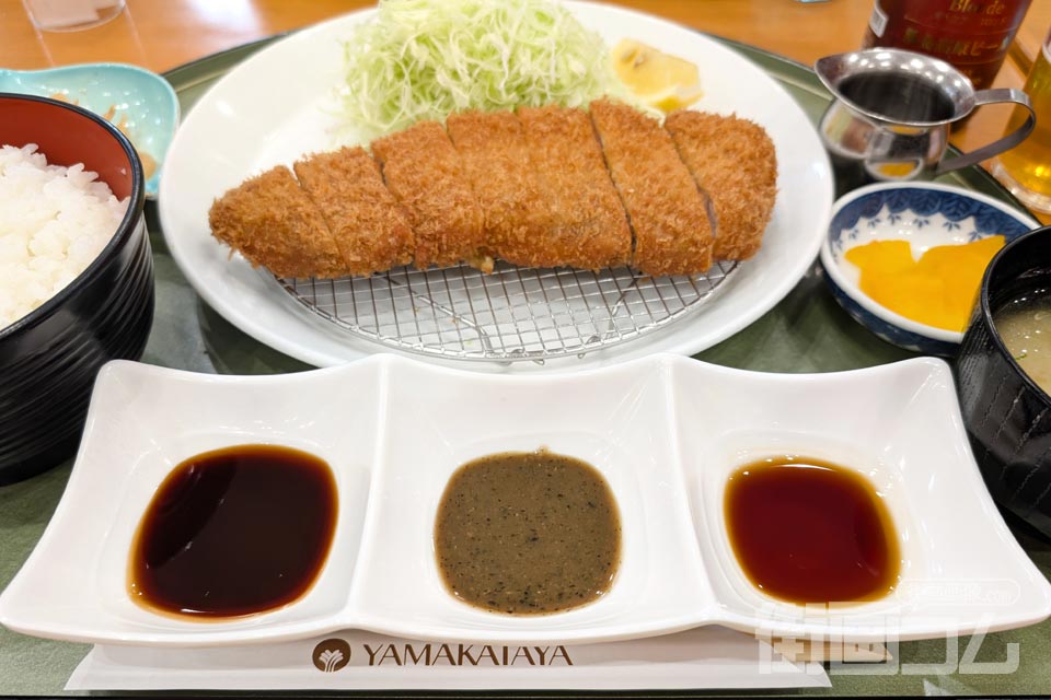 黒豚ロースカツと3種類のタレ