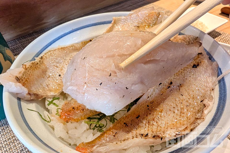 のどぐろ炙り丼：のどぐろ箸リフト