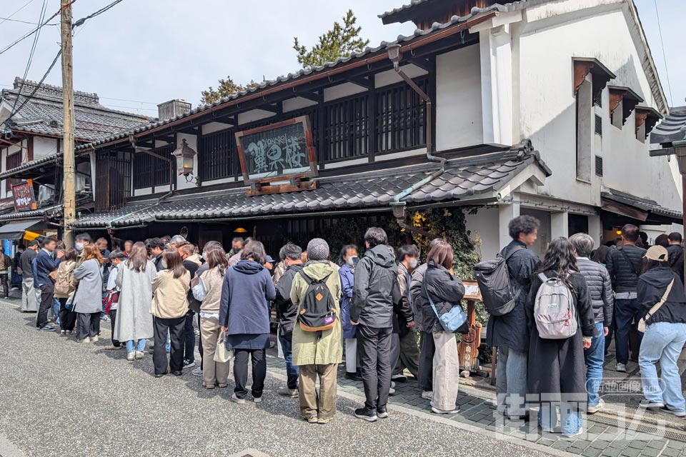 「翼果楼（よかろう）」店舗外観と行列