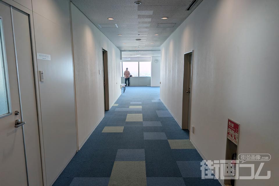 神戸市役所24F:展望ロビー(海側)へ続く廊下
