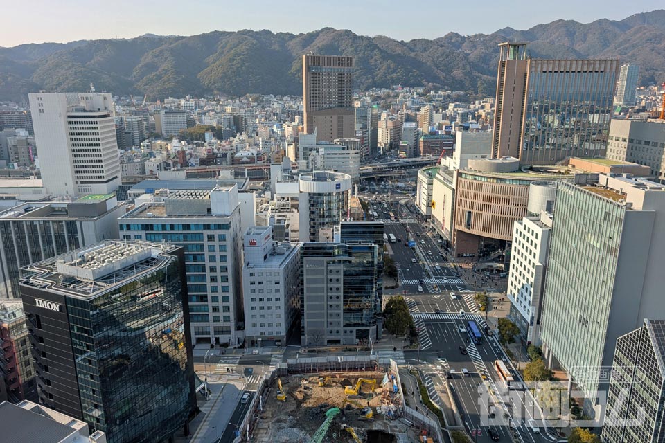 神戸市役所24F:展望ロビー(山側)から三ノ宮駅方面