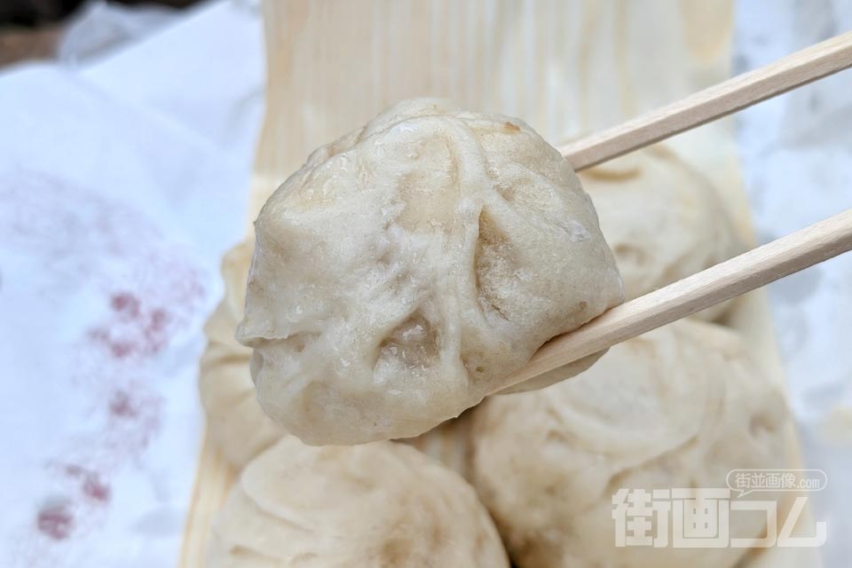 豚まんを箸リフト