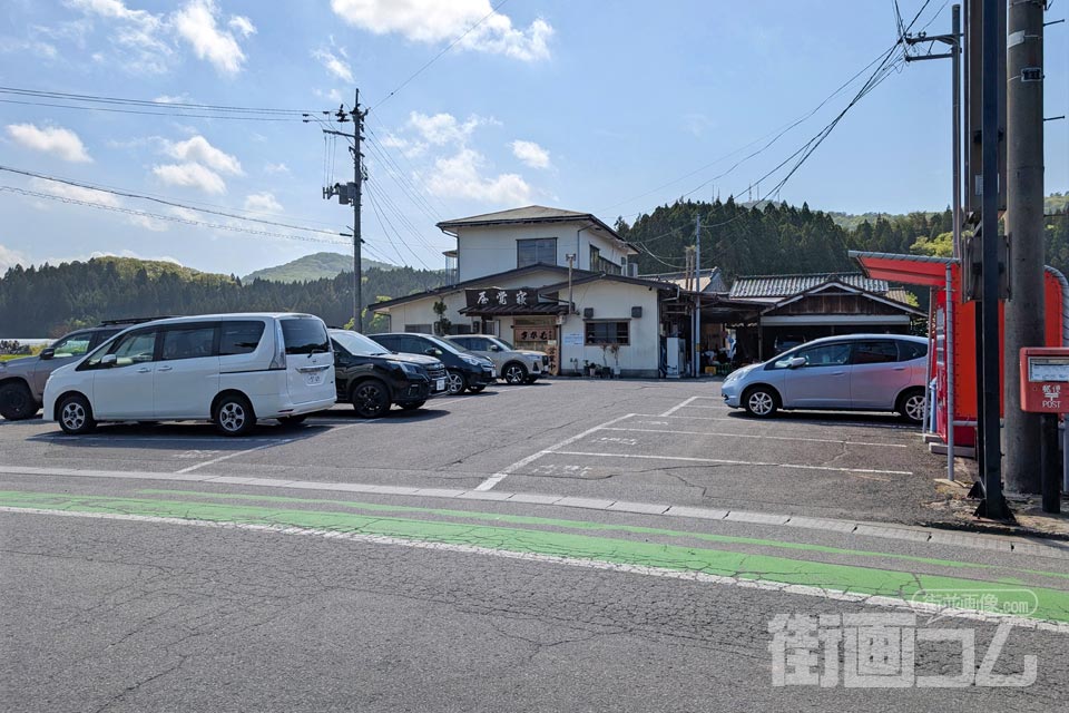 寝覚屋半兵エのお店と駐車場