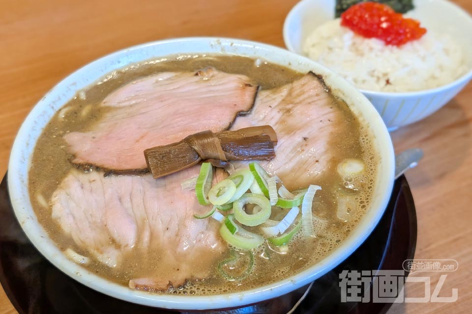 青森の煮干しラーメン「ひらこ屋」!初訪問なら定番の「こいくち煮干」