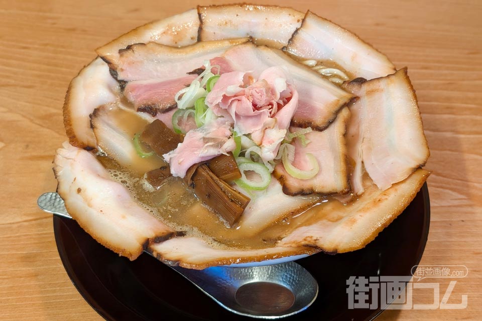 ひらこ屋の「こいくちバラそば」