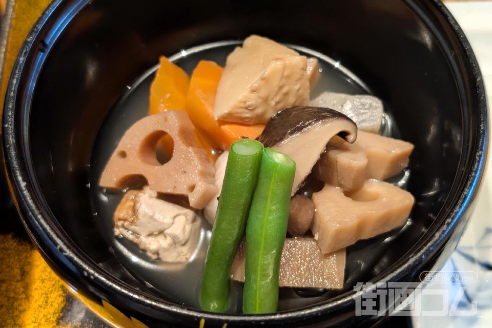 れんこんや厚揚げ、インゲンが入った岩国の郷土料理「大平」