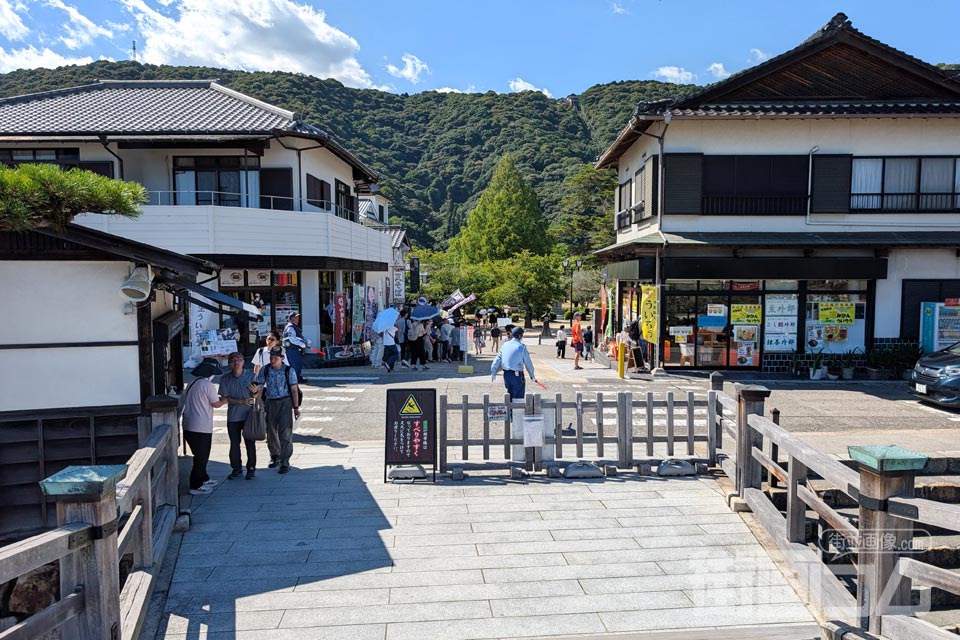 錦帯橋の横山側のたもと