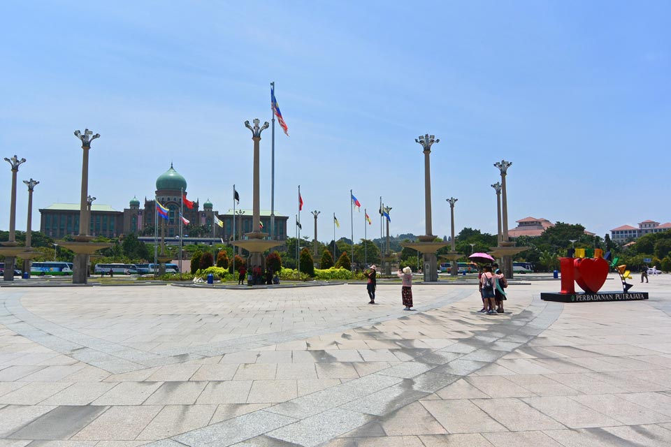 プトラ広場（Dataran Putra）