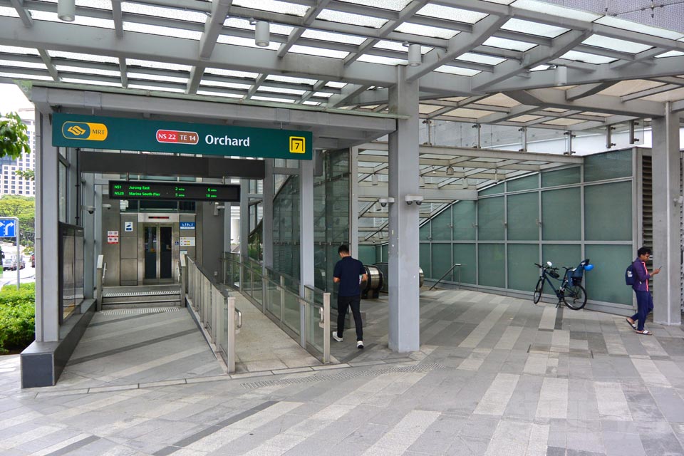 SMRTオーチャード駅