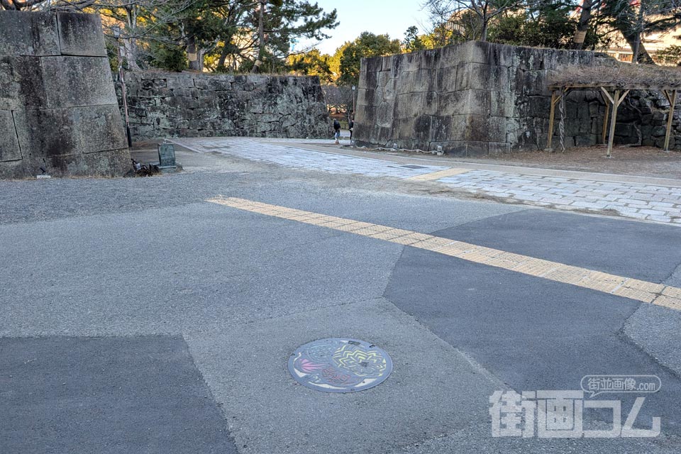 和歌山県和歌山市A001マンホール蓋の設置場所