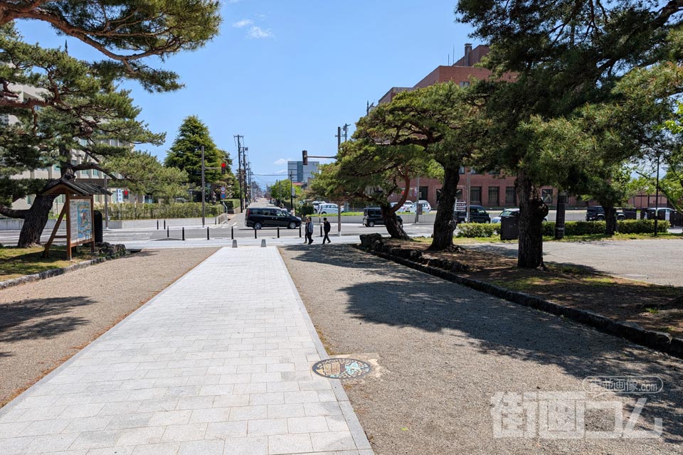 山形県鶴岡市B001マンホール蓋の設置場所