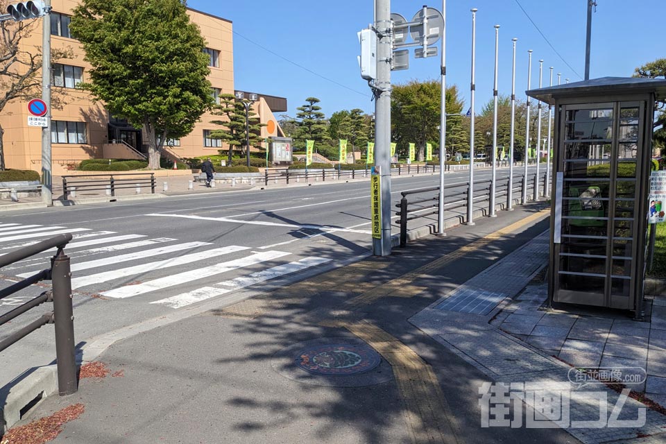 青森県三沢市A001マンホール蓋の設置場所