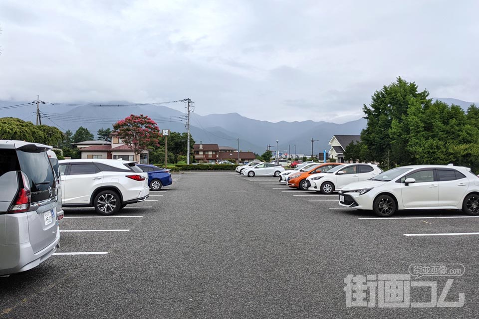 富士河口湖町役場の駐車場