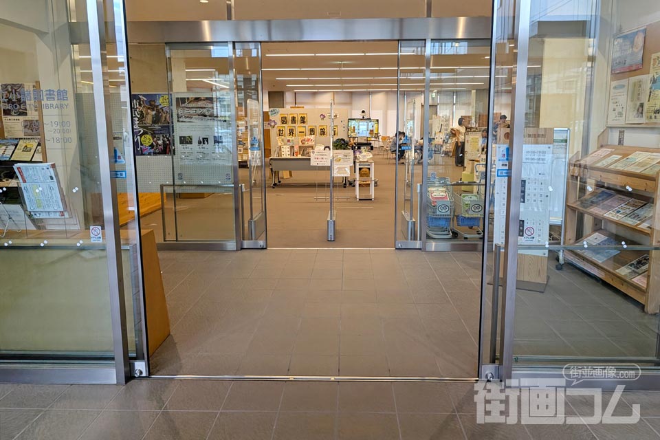 こもろプラザ入口