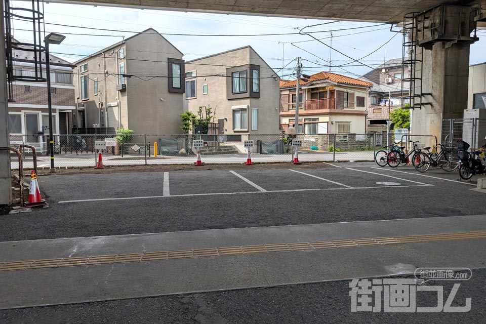 調布市民西調布体育館駐車場