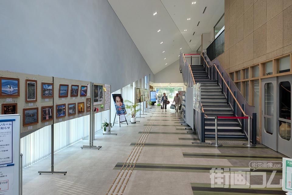 長生村交流センター館内